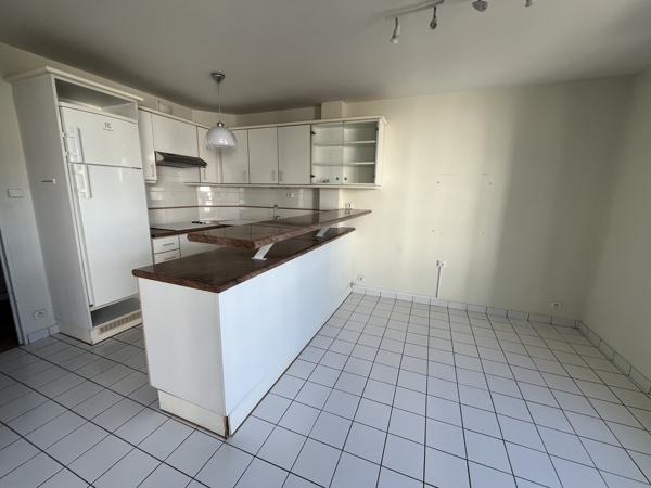 Vente appartement T3 – Vannes centre-ville – Balcon exposé Sud, ascenseur, box