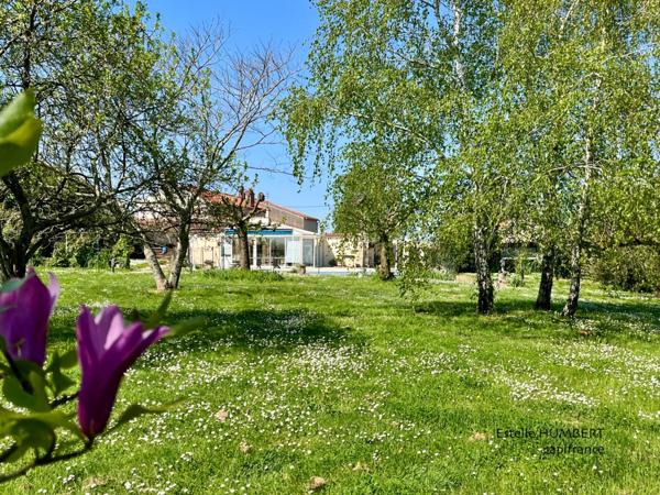 Maison Propriété 10 pièces-Véranda à 500m de Fontenay le Comte
