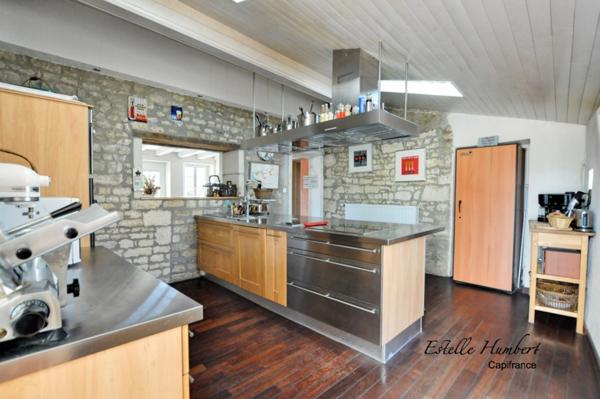 Maison Propriété 10 pièces-Véranda à 500m de Fontenay le Comte