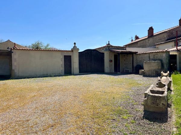Maison Propriété 10 pièces-Véranda à 500m de Fontenay le Comte