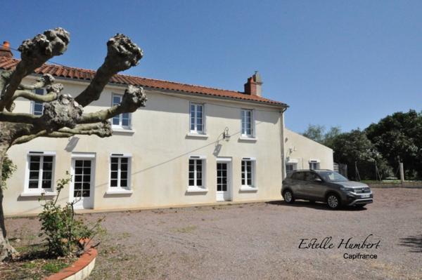 Maison Propriété 10 pièces-Véranda à 500m de Fontenay le Comte