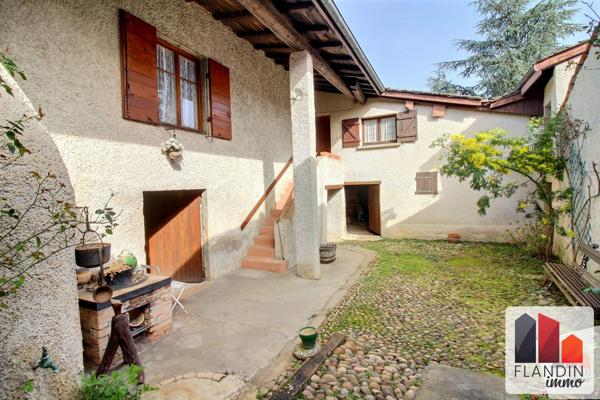 Maison de village avec dépendances – Terrain 850 m² – Fort potentiel – Vernaison limite Charly
