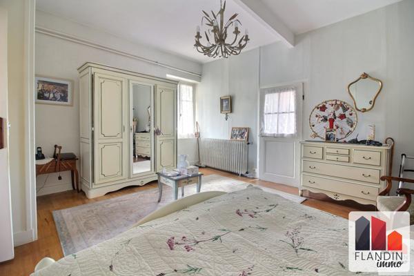 Maison de village avec dépendances – Terrain 850 m² – Fort potentiel – Vernaison limite Charly