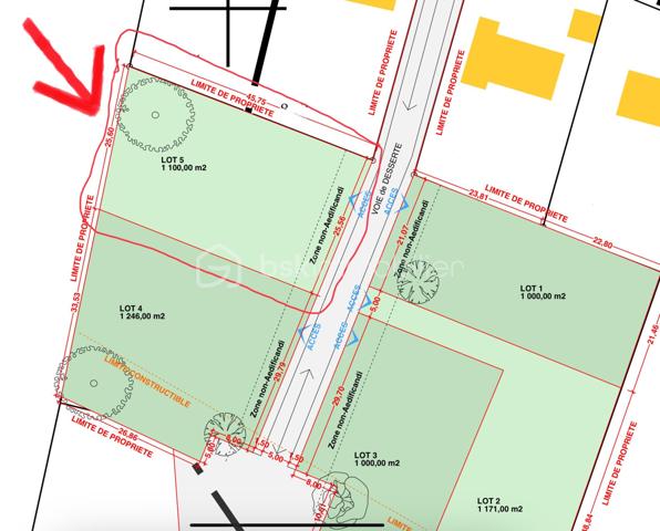 Terrain de 1 100 m²