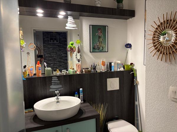 Dans résidence sécurisée très beau studio en dernier étage avec grande terrasse