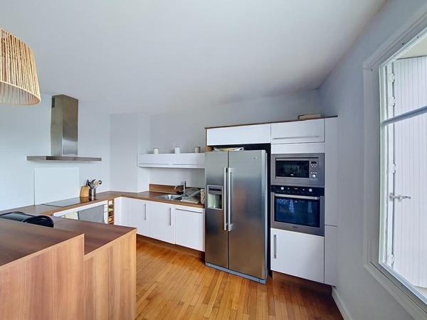 HENNEBONT : Au centre, appartement avec deux chambres et une cave