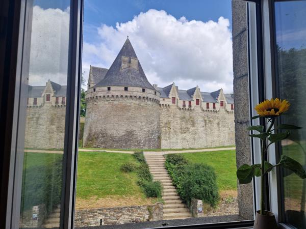 A DEUX PAS DU CENTRE VILLE.... Pontivy (56300)
