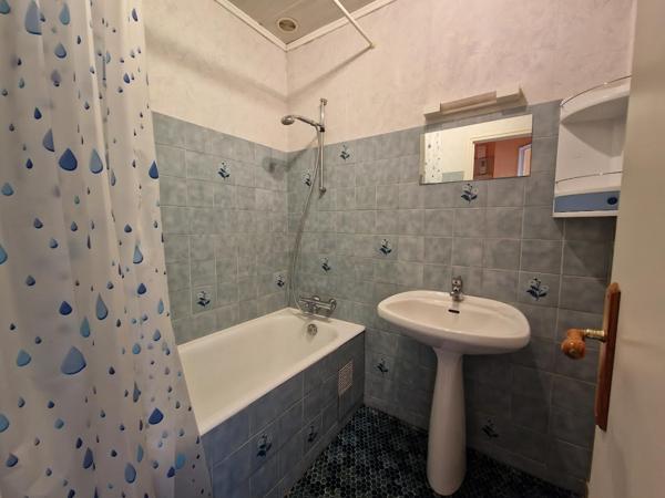 A DEUX PAS DU CENTRE VILLE.... Pontivy (56300)