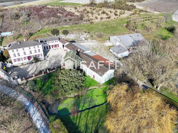 3 Maisons avec garages et nombreuses dépendances