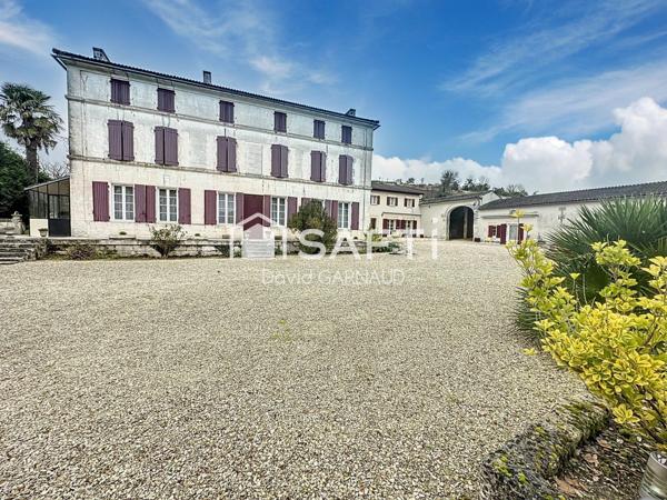 3 Maisons avec garages et nombreuses dépendances