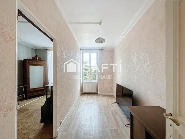 3 Maisons avec garages et nombreuses dépendances