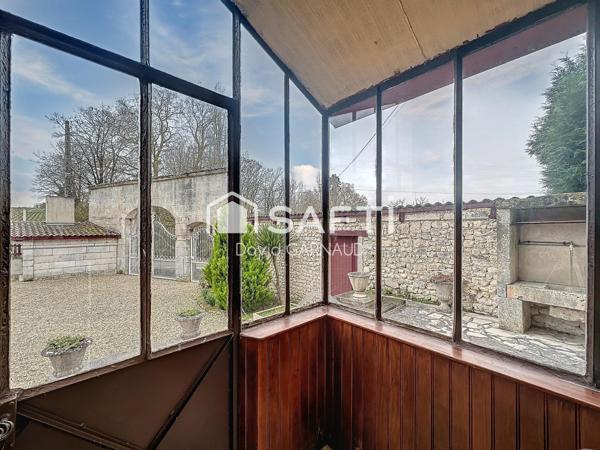 3 Maisons avec garages et nombreuses dépendances