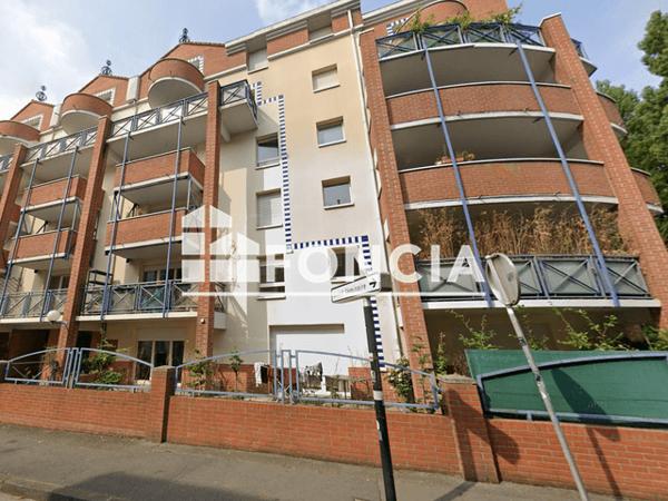 Location Studio 27.12 m² - 49 RUE DE LA LOUVIERE Lille 59800