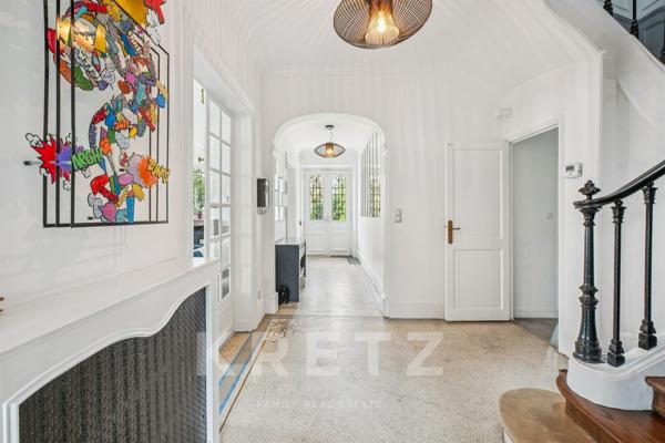 A vendre - Le Vésinet - Demeure 469,83 m² et maison de gardien 66,27 m² sur parc privé de 2 800 m²