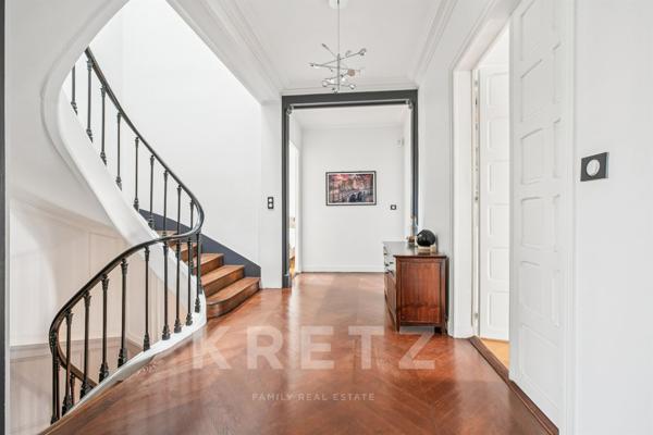 A vendre - Le Vésinet - Demeure 469,83 m² et maison de gardien 66,27 m² sur parc privé de 2 800 m²