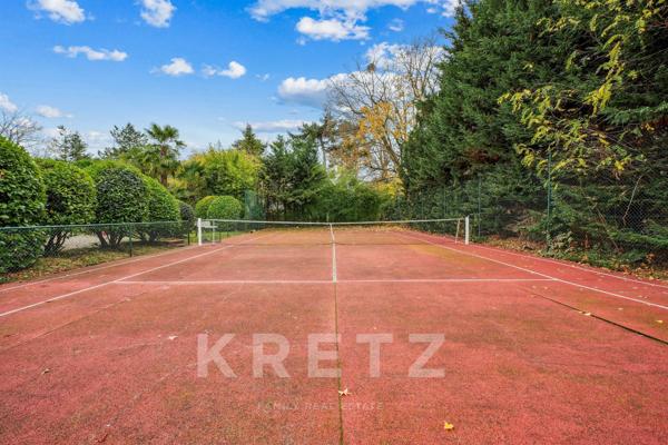 A vendre - Le Vésinet - Demeure 469,83 m² et maison de gardien 66,27 m² sur parc privé de 2 800 m²