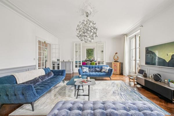 A vendre - Le Vésinet - Demeure 469,83 m² et maison de gardien 66,27 m² sur parc privé de 2 800 m²