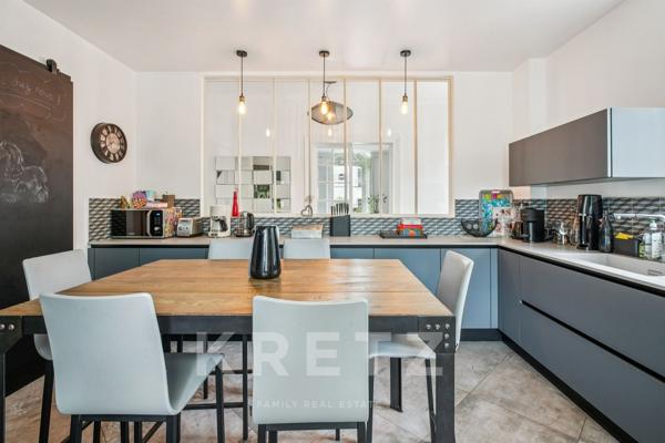 A vendre - Le Vésinet - Demeure 469,83 m² et maison de gardien 66,27 m² sur parc privé de 2 800 m²