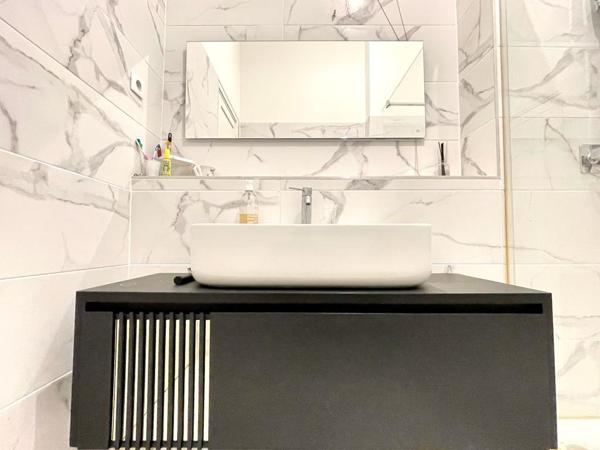 Bureau
         15 pièces
        - 323 m² 1 990 000 € *