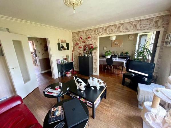 APPARTEMENT LOUE PROCHE DE LA GARE
IDEAL INVESTISSEUR
A VENDRE A RETHEL, à quelques minutes à...