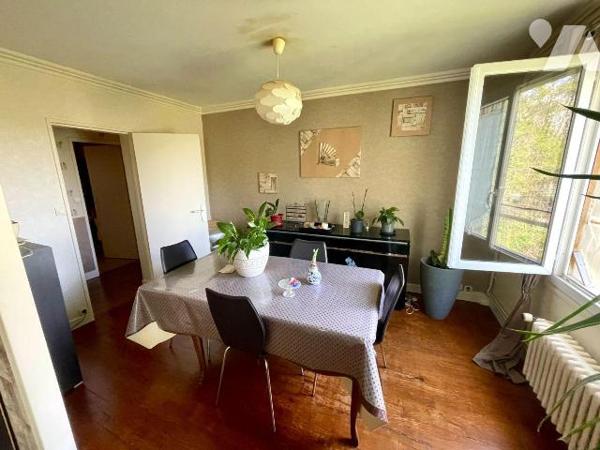 APPARTEMENT LOUE PROCHE DE LA GARE
IDEAL INVESTISSEUR
A VENDRE A RETHEL, à quelques minutes à...