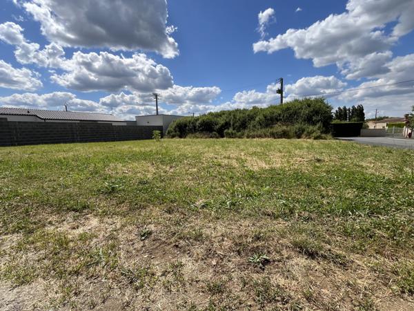 Sainte-Verge (79100) ref 74915 SAINTE VERGE TERRAIN constructible de 780 M2 avec vue sur la vallée