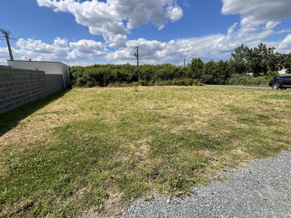 Sainte-Verge (79100) ref 74915 SAINTE VERGE TERRAIN constructible de 780 M2 avec vue sur la vallée