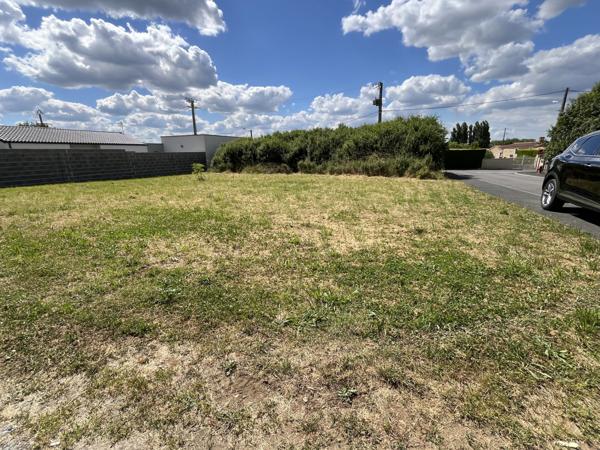 Sainte-Verge (79100) ref 74915 SAINTE VERGE TERRAIN constructible de 780 M2 avec vue sur la vallée