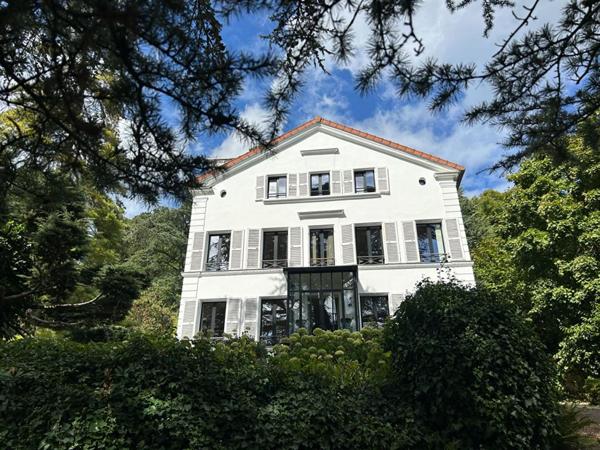 Saint prix - Propriété d'exception - Ancienne demeure d'artiste peintre