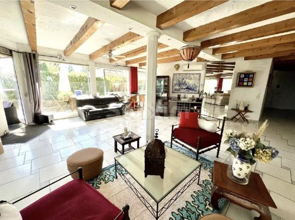 maison architecte piscine jardin