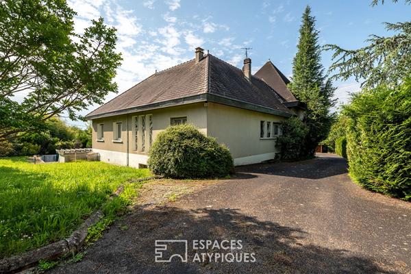 Maison d’architecte des Seventies à deux pas des commodités