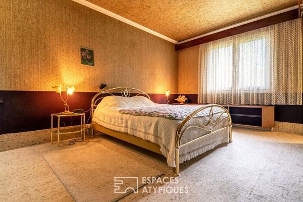 Maison d’architecte des Seventies à deux pas des commodités