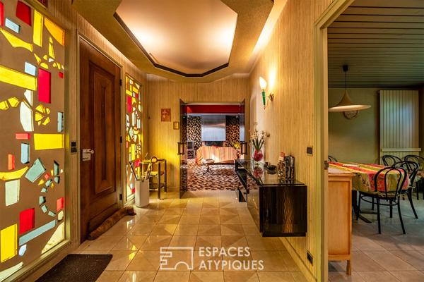 Maison d’architecte des Seventies à deux pas des commodités