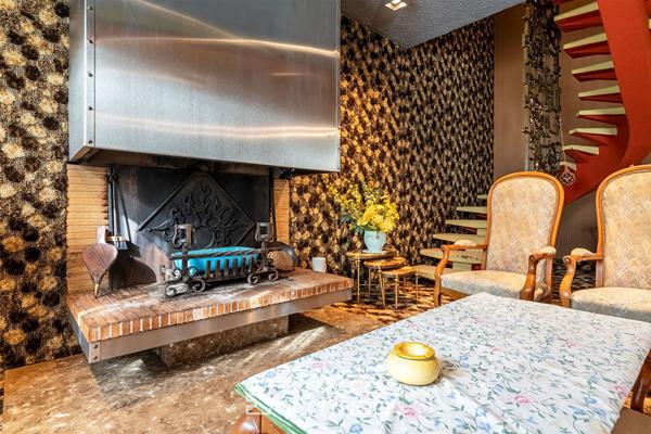 Maison d’architecte des Seventies à deux pas des commodités