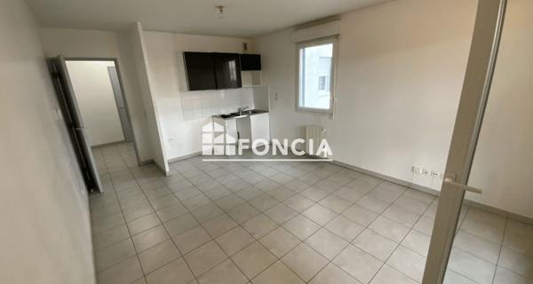 Location Appartement 2 pièces 42.2 m² - Décines-charpieu 69150