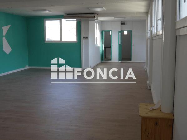 Location Local commercial 1 pièce 98 m² - Grenoble 38100