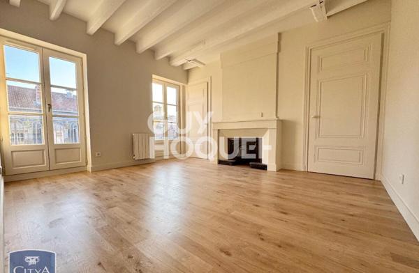 Appartement T3 entièrement refait avec balcon - secteur terreaux