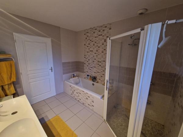 Maison de 130 M2 environ sur une parcelle de 1921 M2