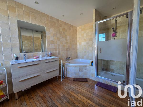 Maison à vendre 8 pièces 238 m² Saint-Pierre-du-Perray