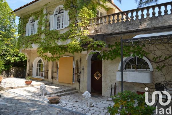 Maison à vendre 10 pièces 240 m² Montauroux