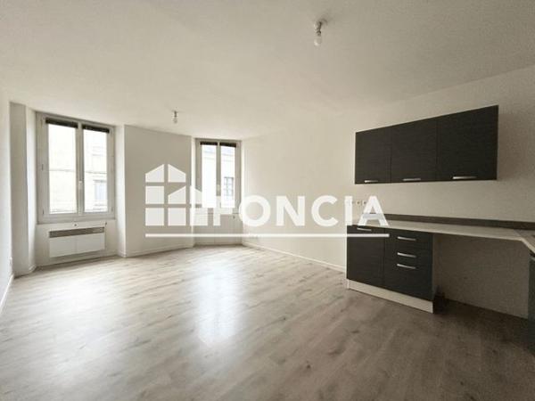 Location Appartement 2 pièces 41.46 m² - 2 RUE DU VERGER Cholet 49300