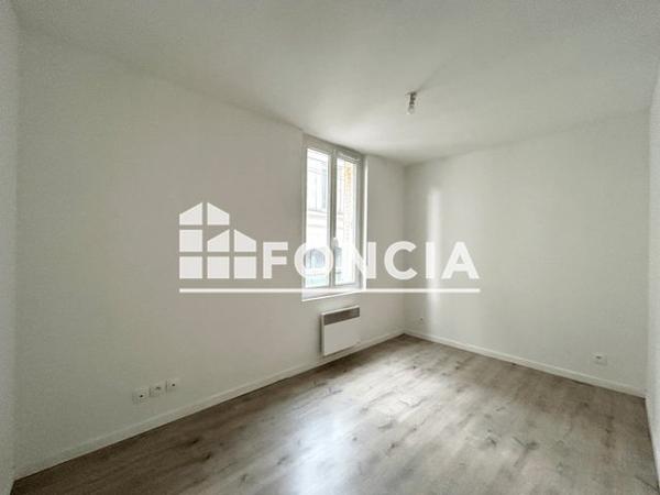 Location Appartement 2 pièces 41.46 m² - 2 RUE DU VERGER Cholet 49300