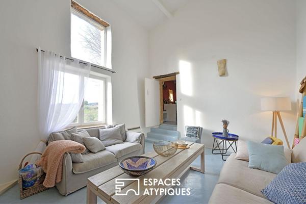 Maison de village au charme poétique, cour et bassin