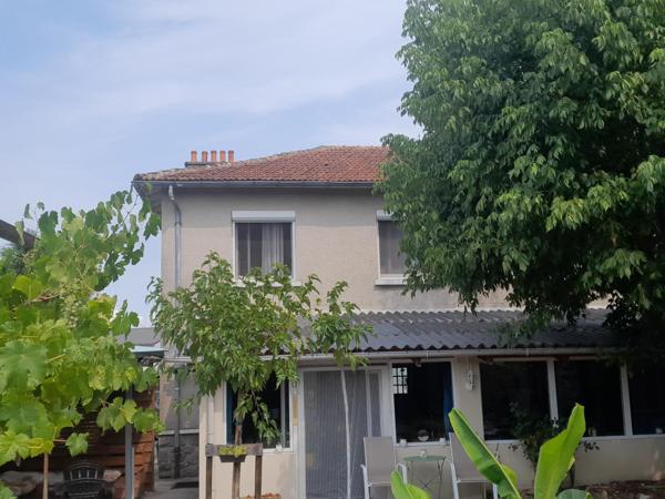 MAISON RENOVEE CLASSEE C  4 CHAMBRES VERANDA POMPE A CHALEUR