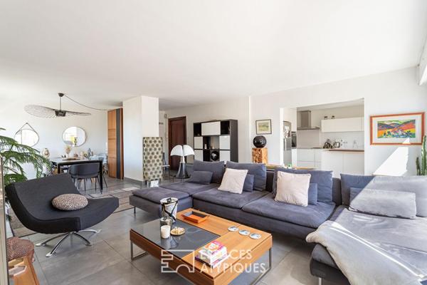 Dernier étage – Marseille 7ème – Vue Mer et Notre Dame de la Garde