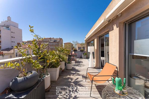 Dernier étage – Marseille 7ème – Vue Mer et Notre Dame de la Garde