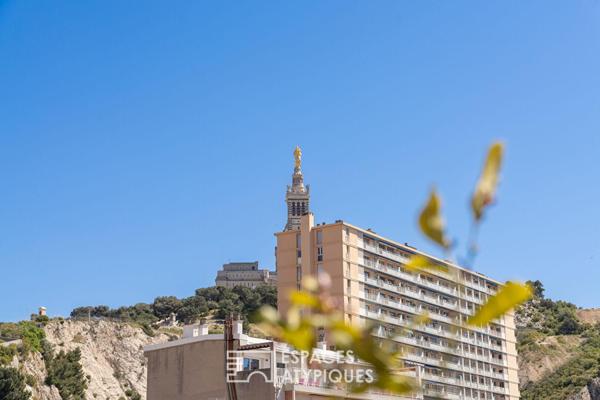 Dernier étage – Marseille 7ème – Vue Mer et Notre Dame de la Garde