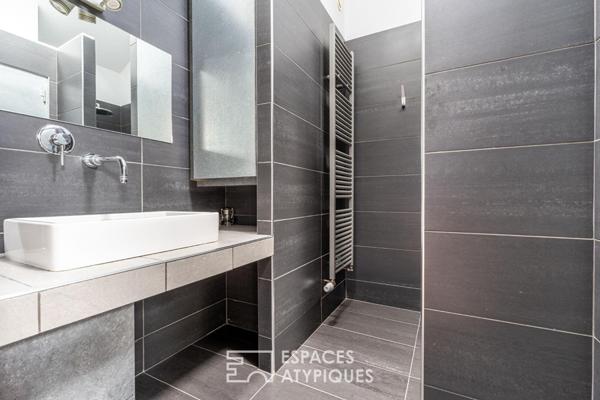 Loft de caractère avec terrasses et piscine dans une ancienne usine