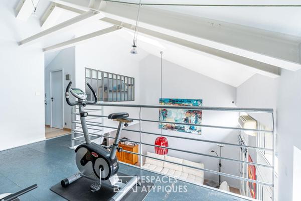 Loft de caractère avec terrasses et piscine dans une ancienne usine