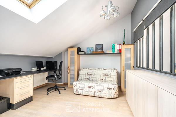 Loft de caractère avec terrasses et piscine dans une ancienne usine